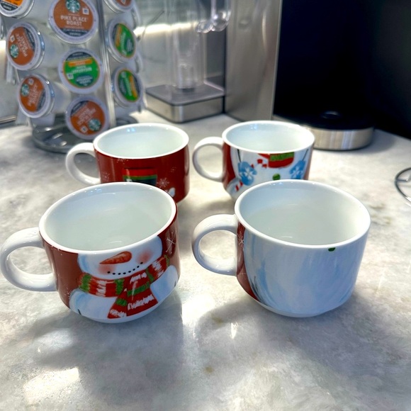 Pier 1 Imports Christmas Stackable Snowman Mug Set of 4 with Rack - Picture 15 of 15